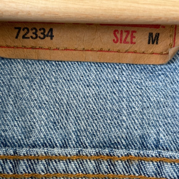 Levi’s Denim Jacket size M - Picture 2 of 3